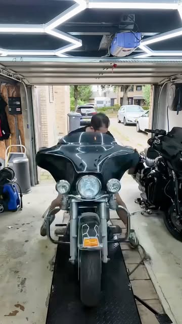 Harley-Davidson van voren op de werkplek